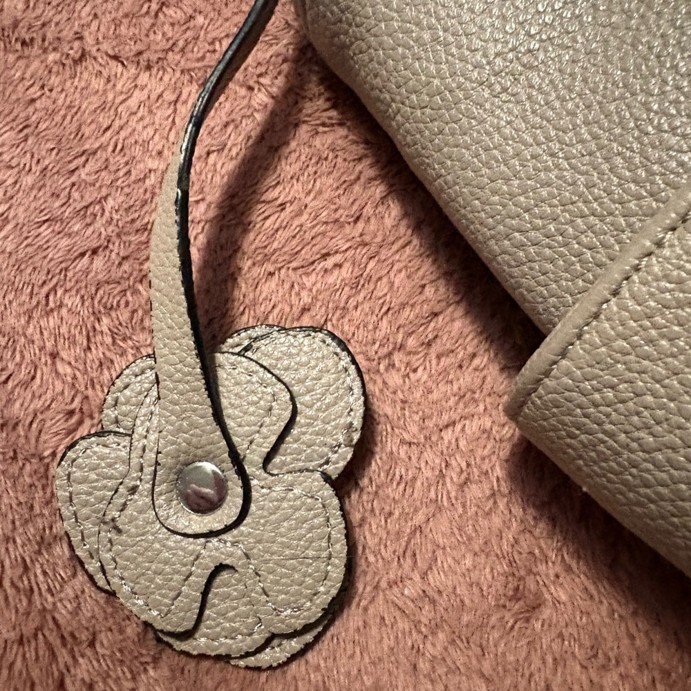 Dana Buchman Beige Leather Shoulder Bag NWOT - Picture 8 of 9